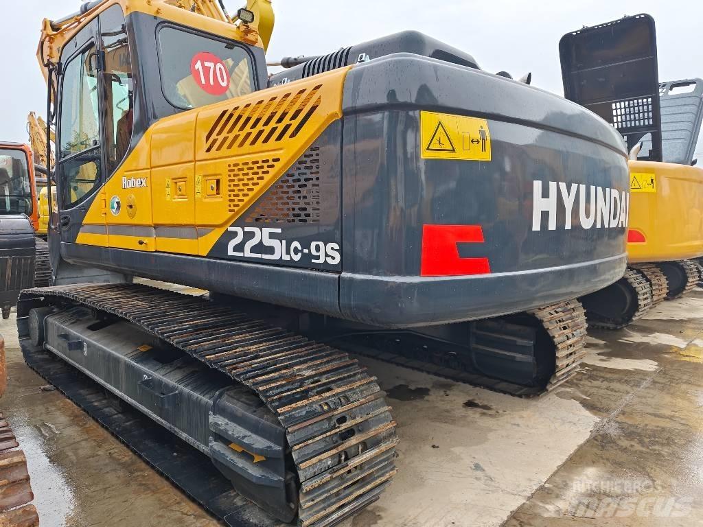 Hyundai R225LC-9S Pásová rýpadla