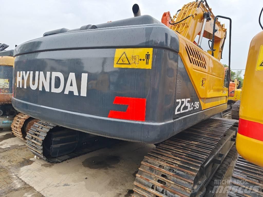 Hyundai R225LC-9S Pásová rýpadla
