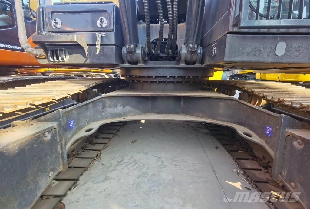 Volvo EC 220 DL Pásová rýpadla