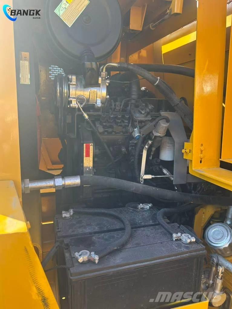 XCMG XD80E Tandemové válce