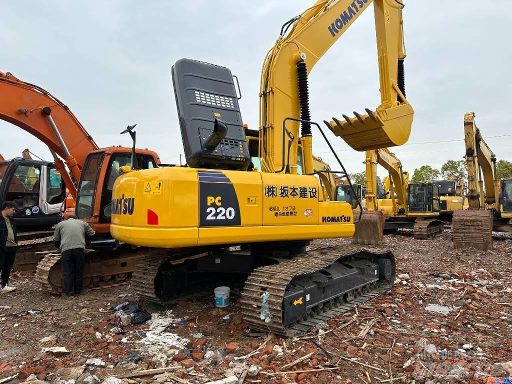 Komatsu PC 220-8M0 Pásová rýpadla