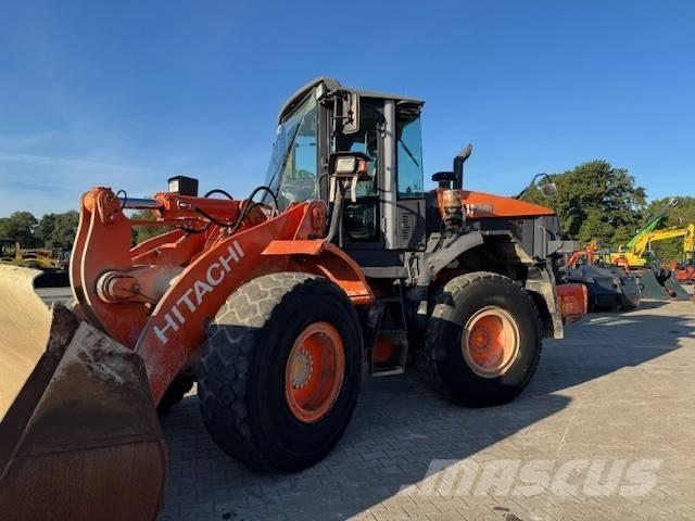 Hitachi ZW 180 Kolové nakladače