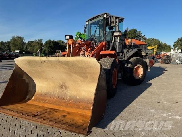 Hitachi ZW 180 Kolové nakladače