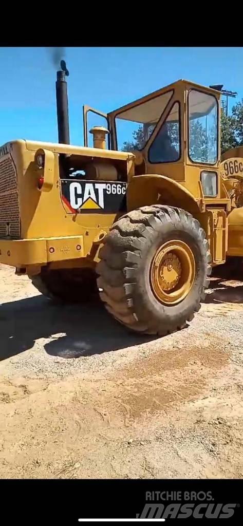 CAT 966C Kolové nakladače
