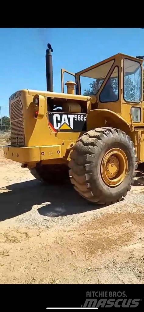 CAT 966C Kolové nakladače