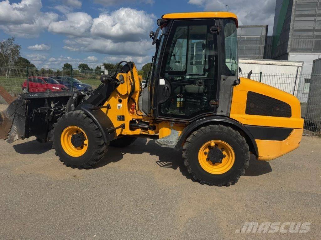 JCB 406 T4 Kolové nakladače