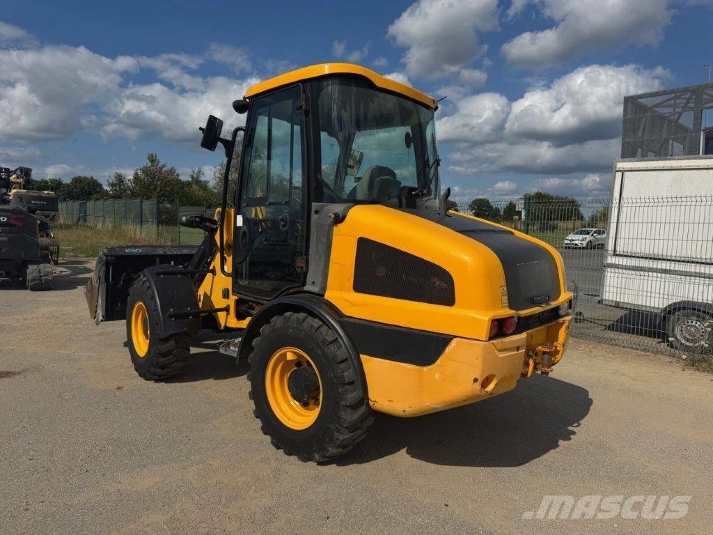 JCB 406 T4 Kolové nakladače