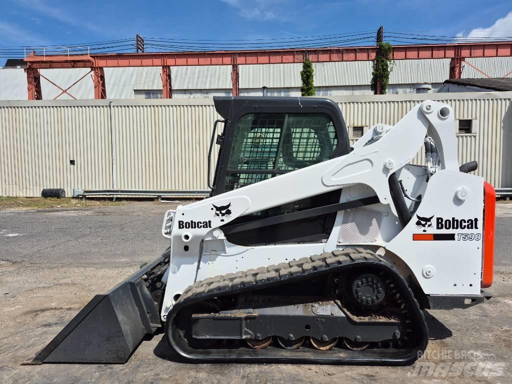 Bobcat T 590 Smykem řízené nakladače