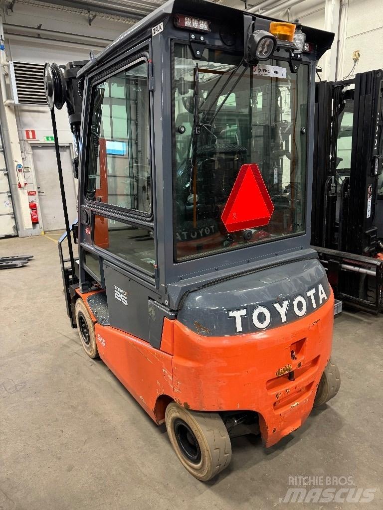 Toyota 8FBMKT25 Akumulátorové vozíky