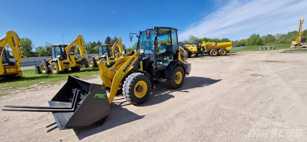Komatsu WA 70 Kolové nakladače
