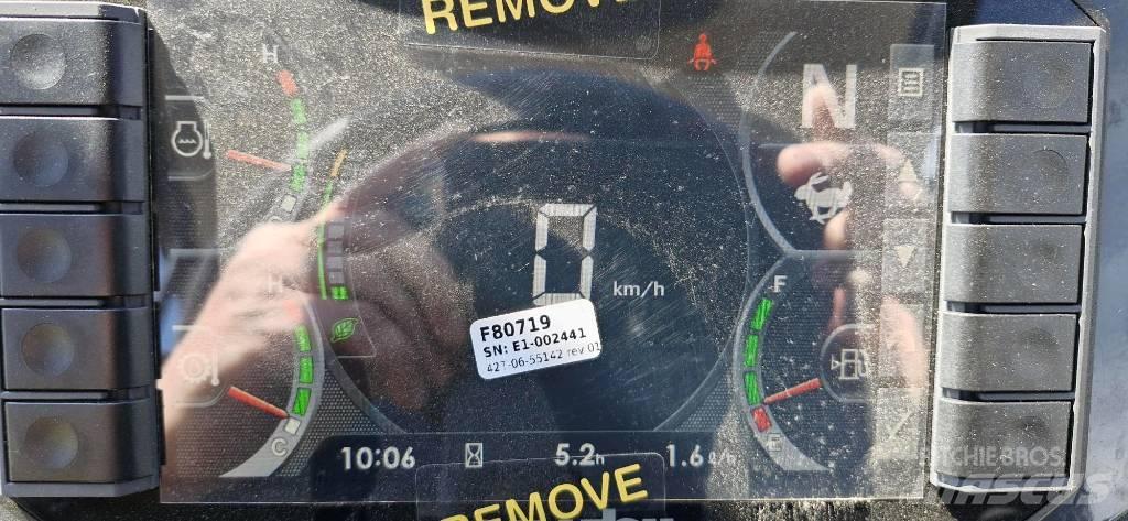 Komatsu WA 70 Kolové nakladače