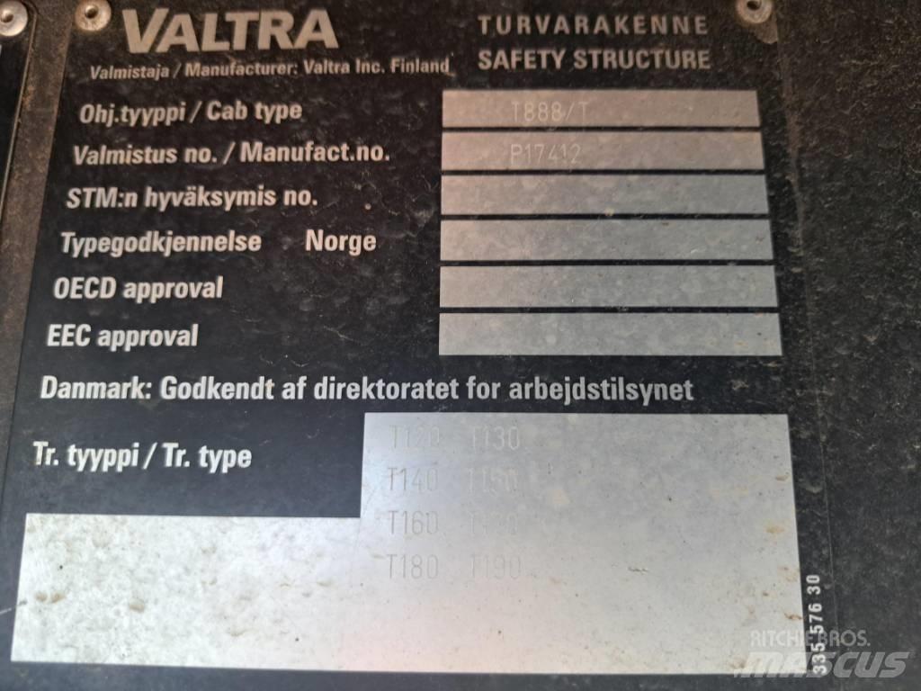 Valtra T 170 Traktory