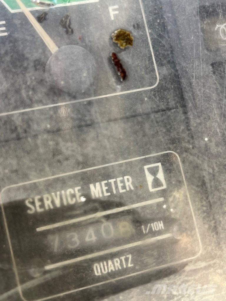 Hitachi EX 200-1 Pásová rýpadla