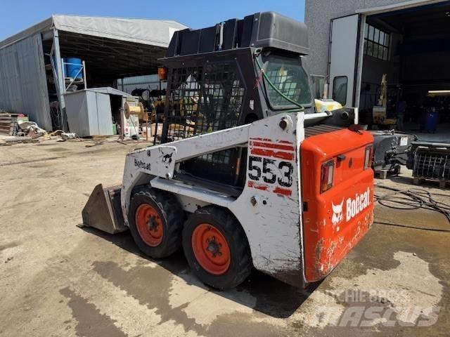 Bobcat 553 Smykem řízené nakladače