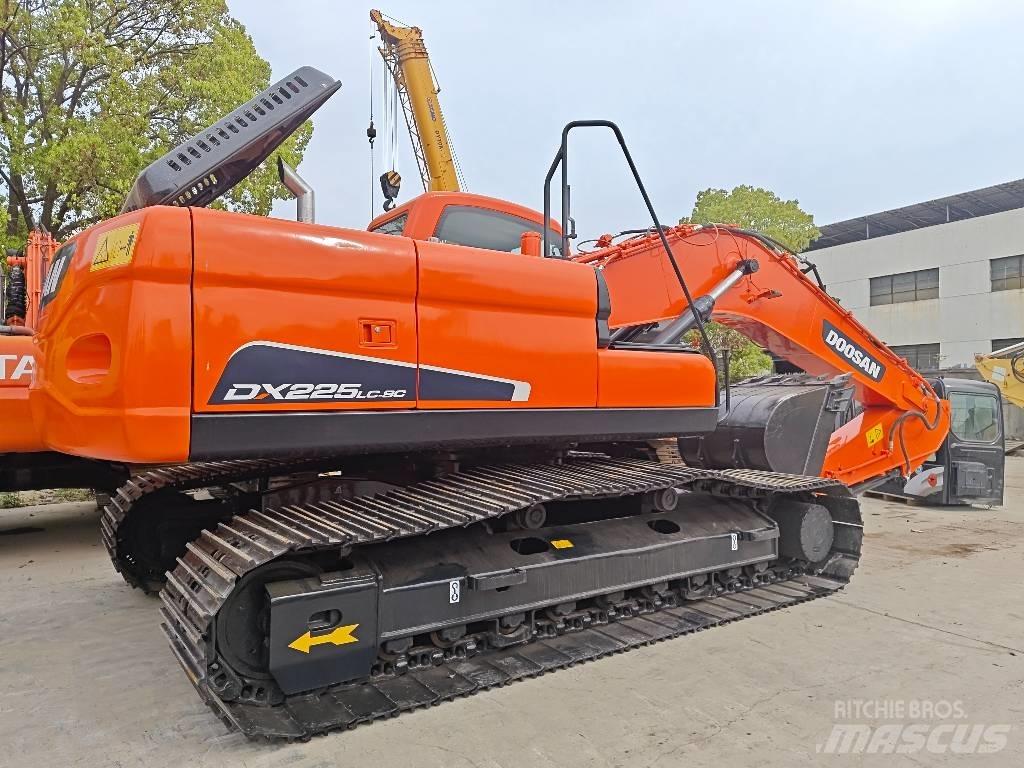 Doosan DX 225 LC-9 Pásová rýpadla