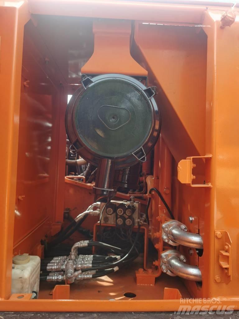 Doosan DX 225 LC-9 Pásová rýpadla
