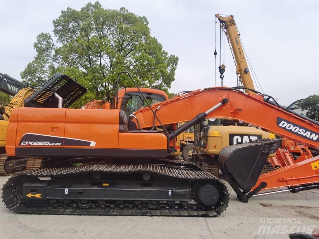 Doosan DX 225 LC-9 Pásová rýpadla
