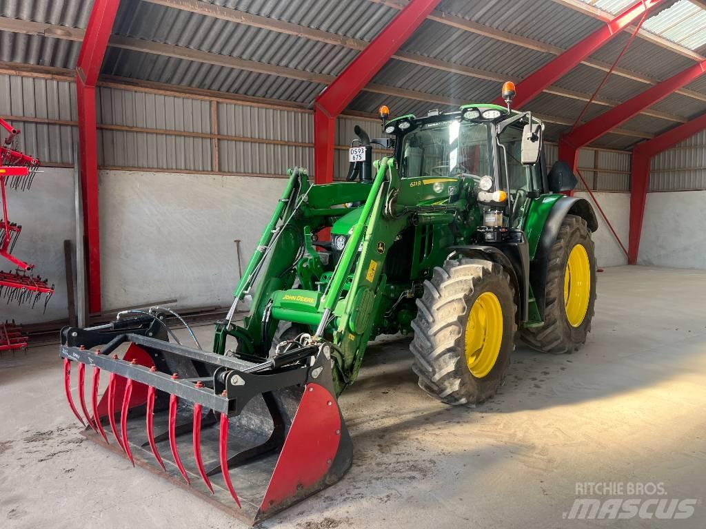 John Deere 6120 M Traktory