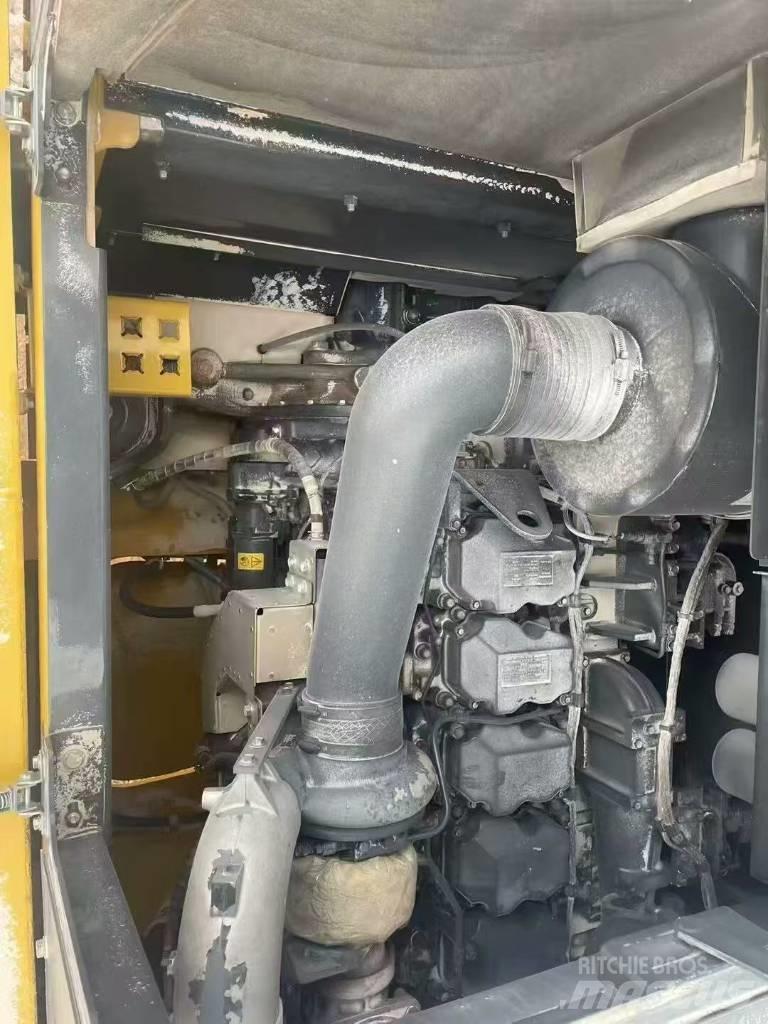 Komatsu pc850 Pásová rýpadla