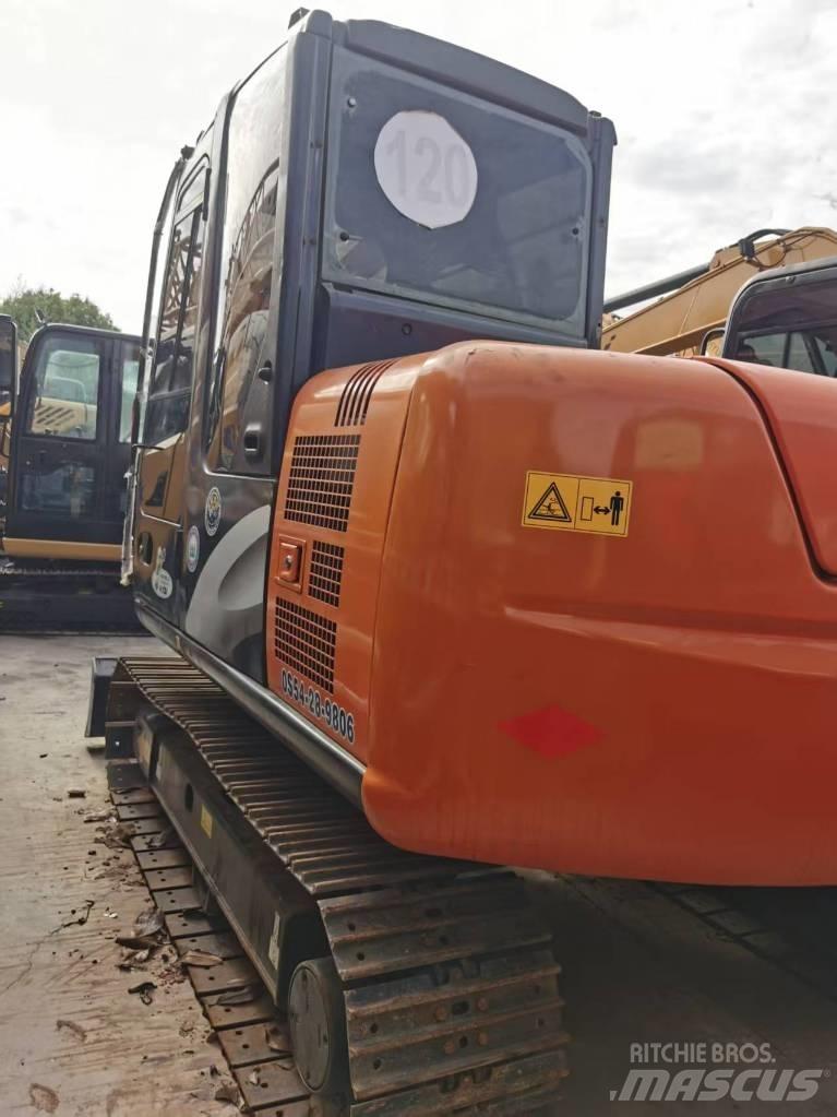 Hitachi ZX 70 Midi rýpadla 7t - 12t