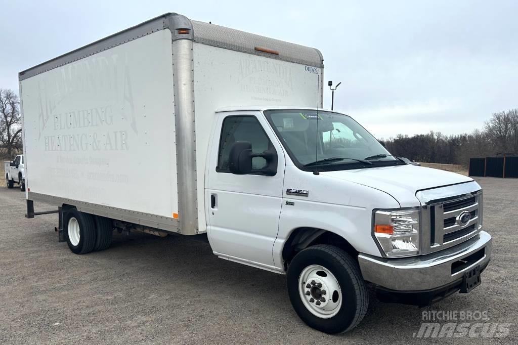 Ford E 350 SD Skříňová nástavba