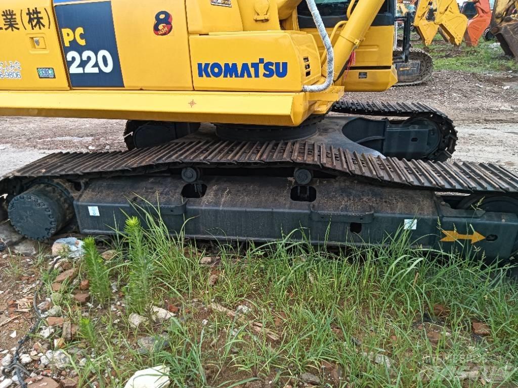 Komatsu PC 220-8 Pásová rýpadla
