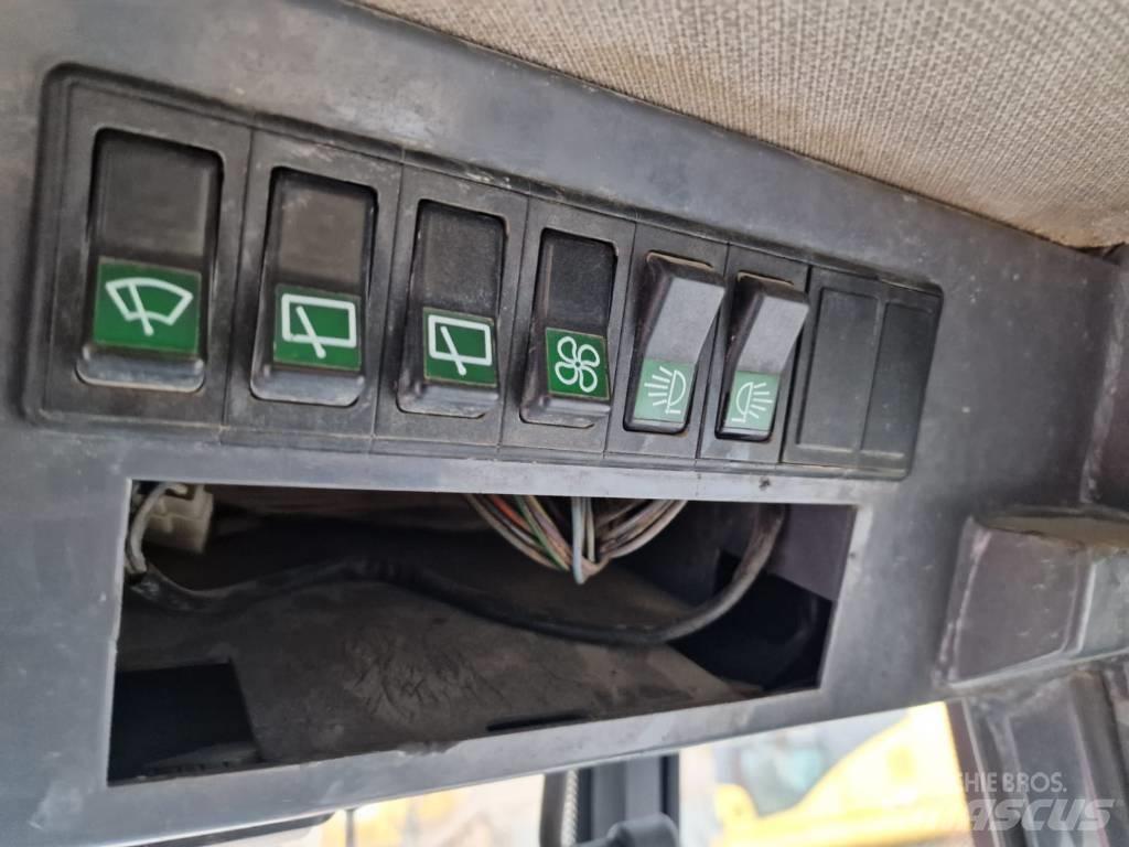 Hamm HD 110 K Pneumatikové válce
