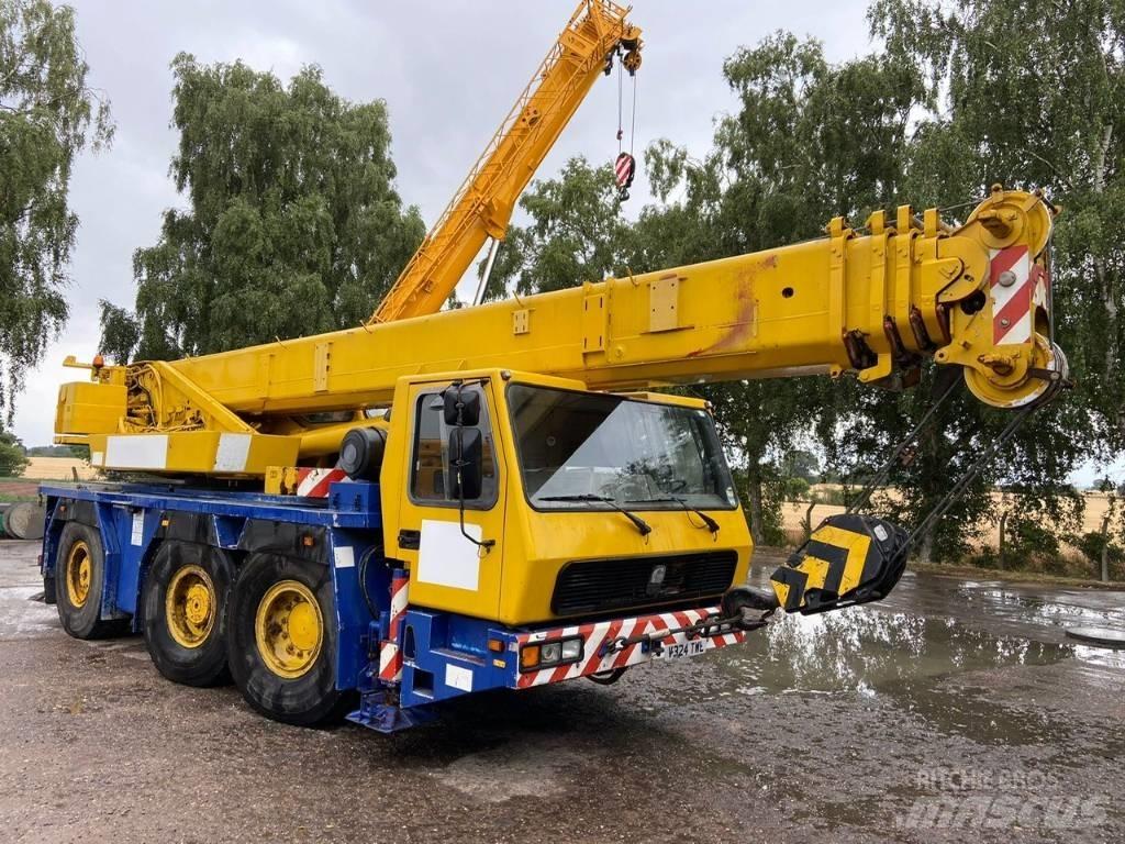 Grove GMK 3050 Univerzální terénní jeřáby