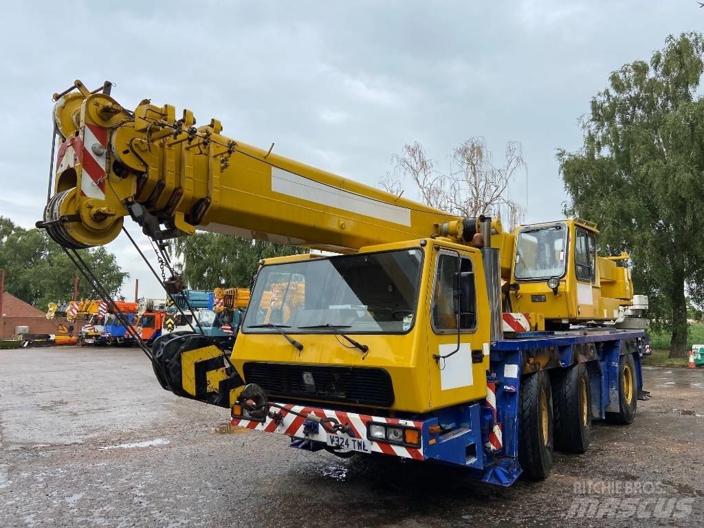 Grove GMK 3050 Univerzální terénní jeřáby