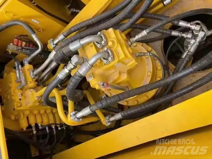 Komatsu PC 350 Pásová rýpadla