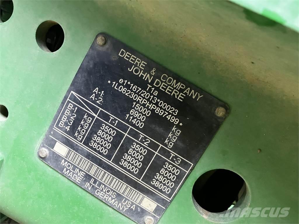 John Deere 6230R Traktory