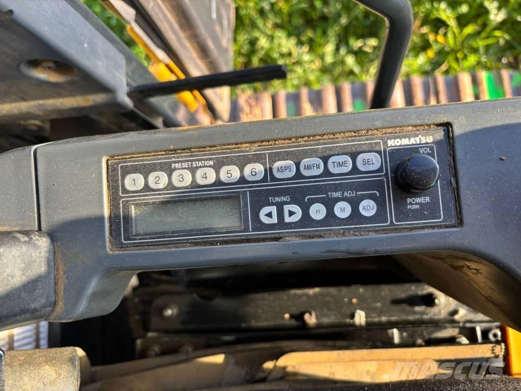 Komatsu PC 210 LC-8 Pásová rýpadla