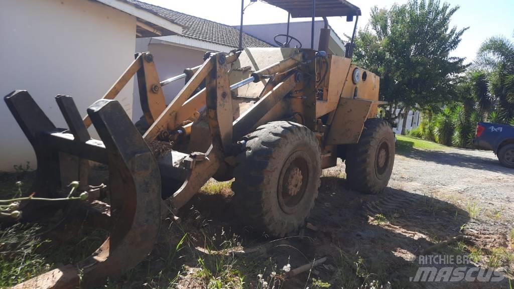 CASE W20B Kolové nakladače