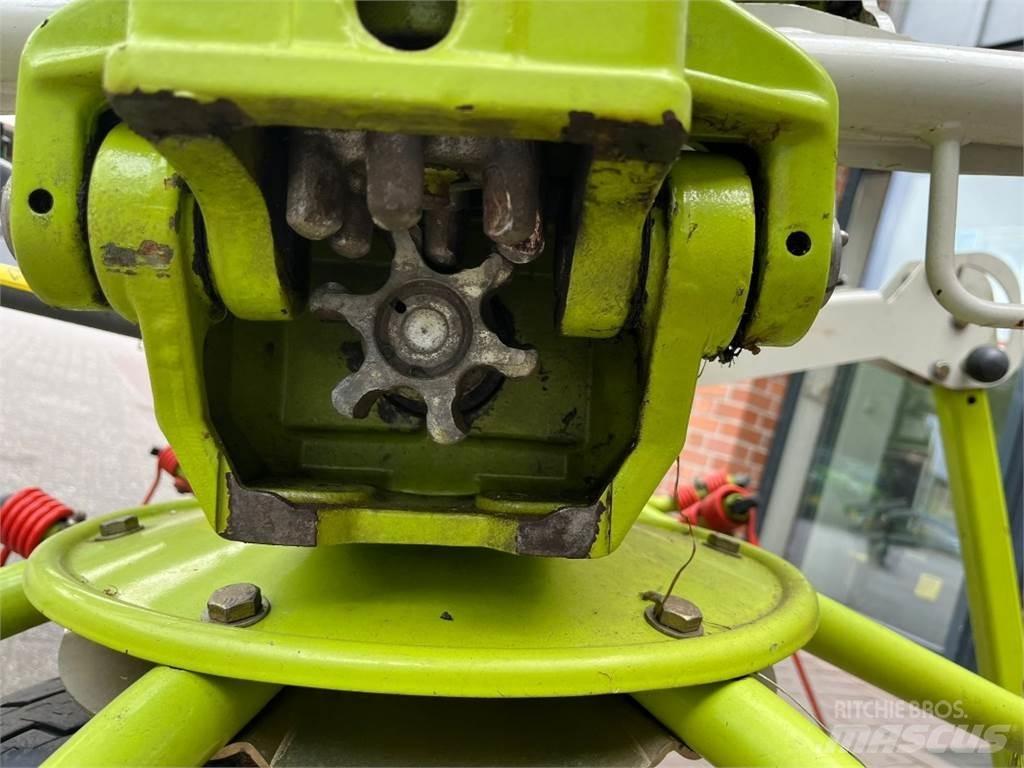 CLAAS Volto 1100 Obraceče a shrabovače sena