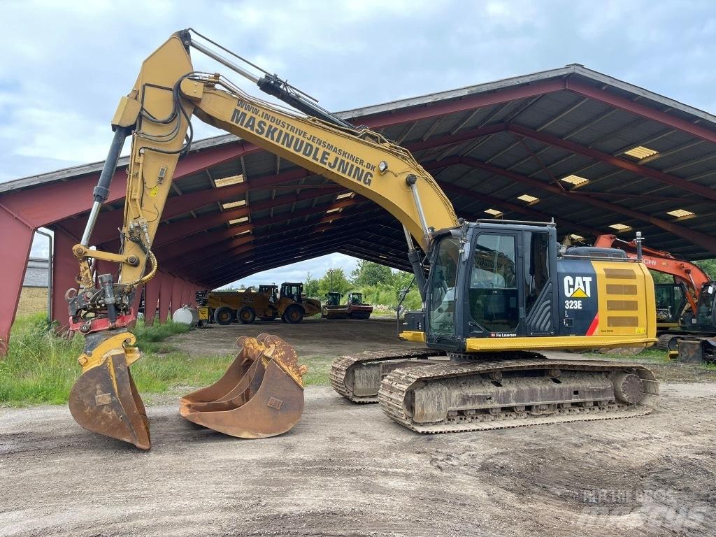 CAT 323 EL Pásová rýpadla