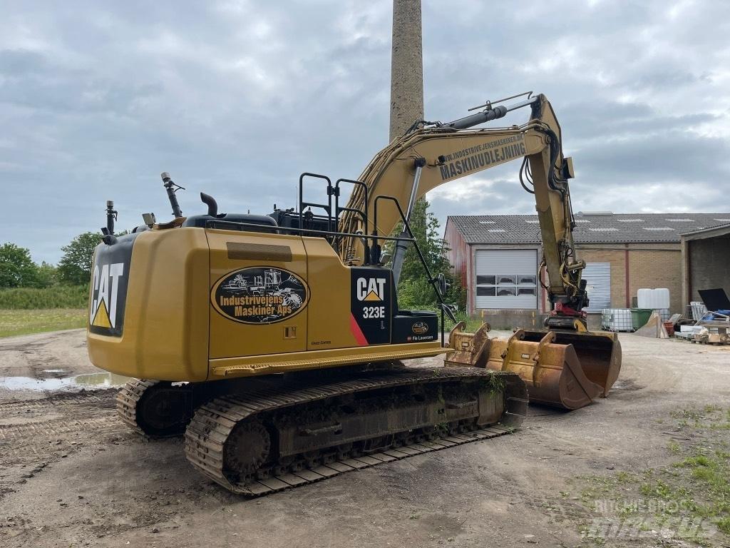 CAT 323 EL Pásová rýpadla