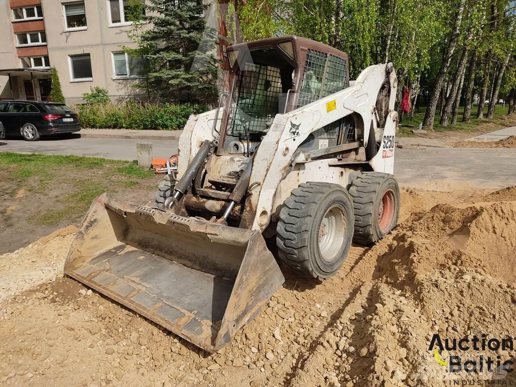 Bobcat S 250 Smykem řízené nakladače