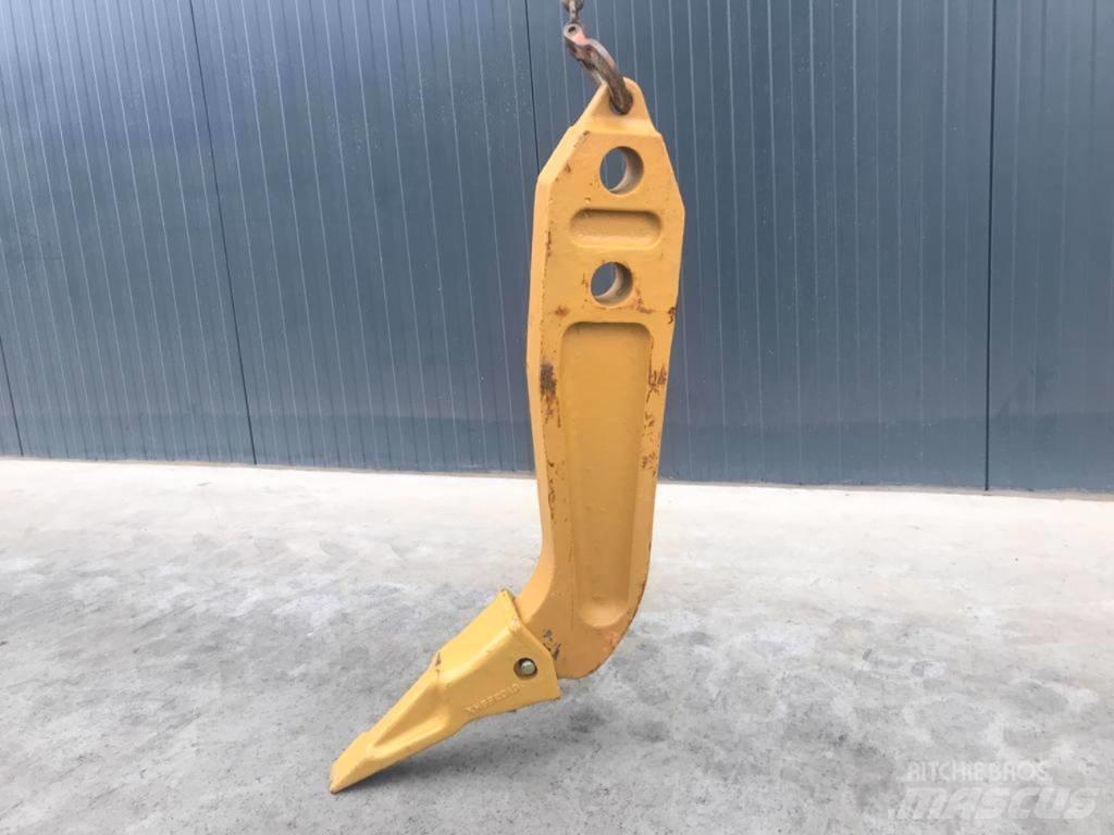 Komatsu D61 Shank Půdní rozrušovače