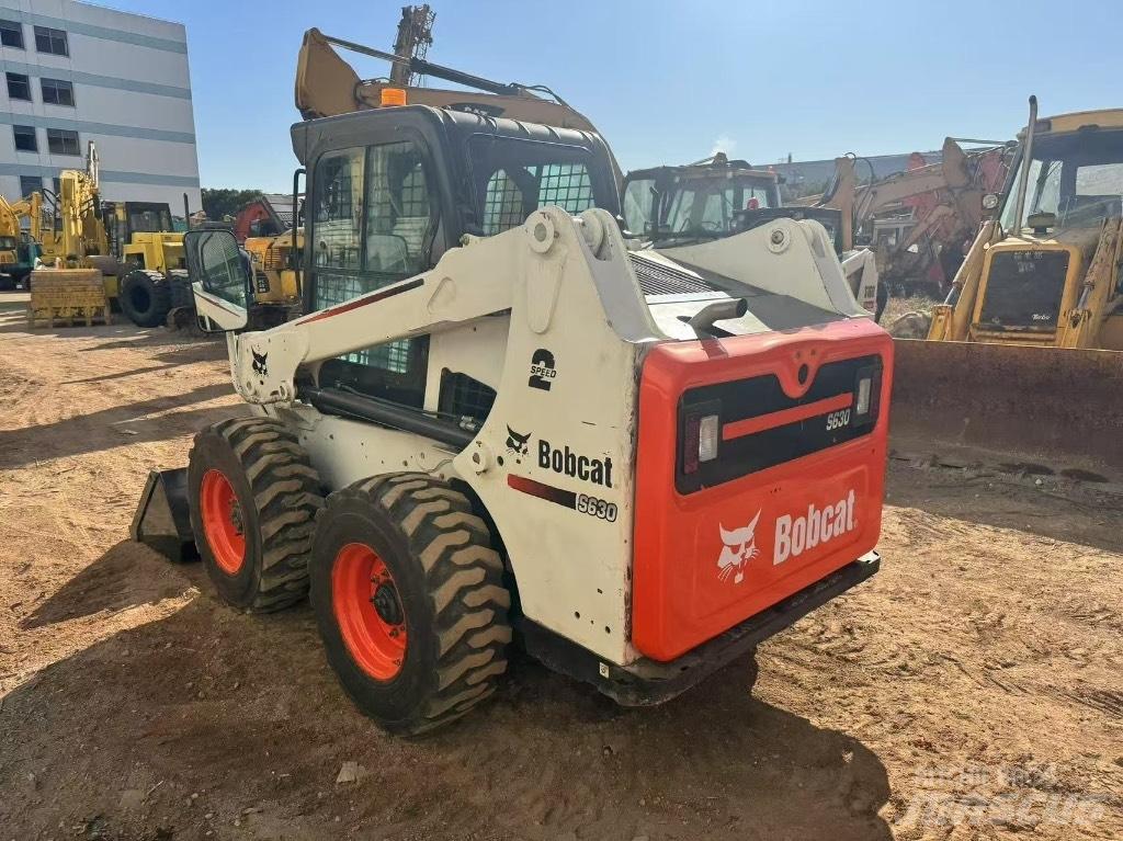 Bobcat S 630 Smykem řízené nakladače