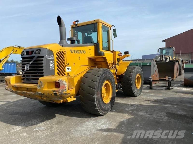 Volvo L 120 E Kolové nakladače