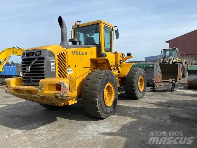 Volvo L 120 E.Ref.10 Kolové nakladače