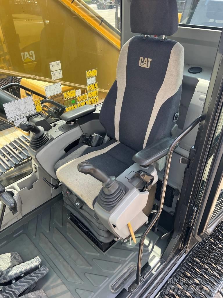 CAT MH336F Stroje pro manipulaci s odpadem