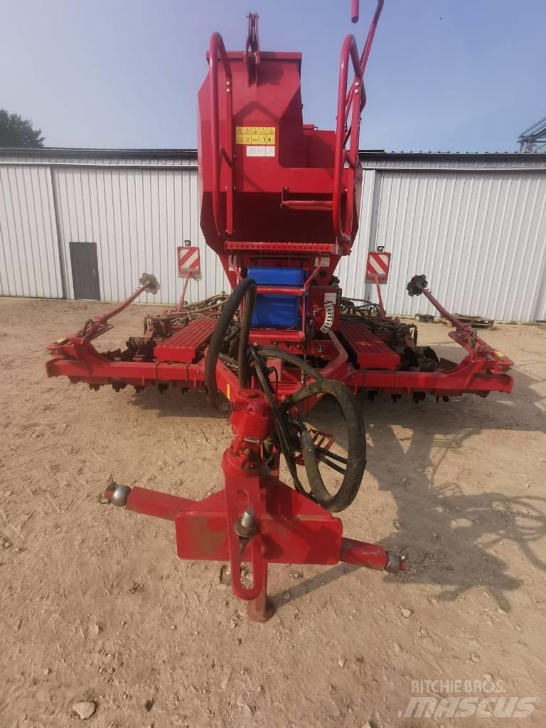 Horsch Pronto 4 DC Kombinované secí stroje