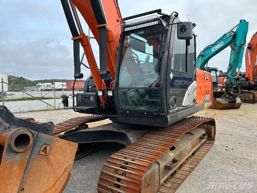 Hitachi ZX 210 LC-6 Pásová rýpadla
