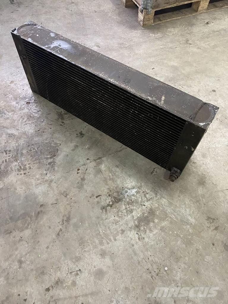 Liebherr A934C Radiátory