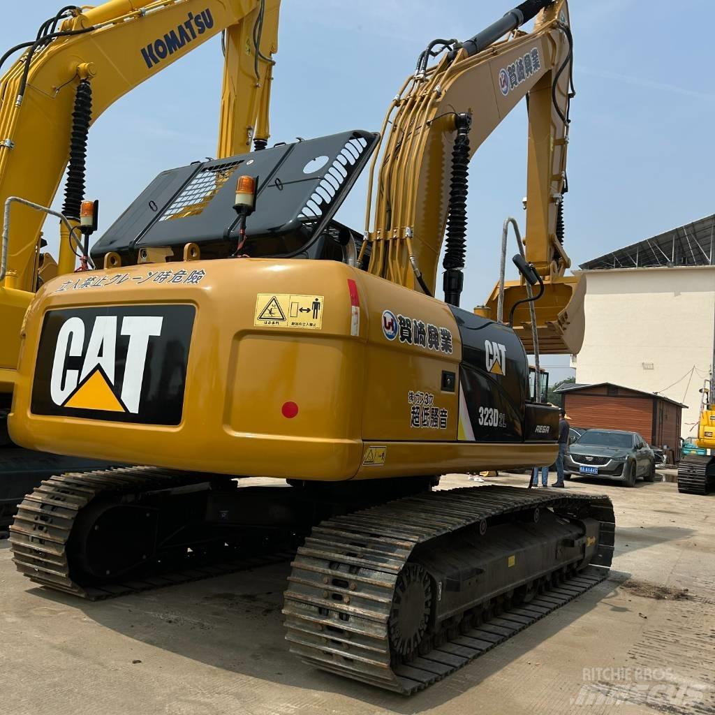CAT 323D2L Pásová rýpadla