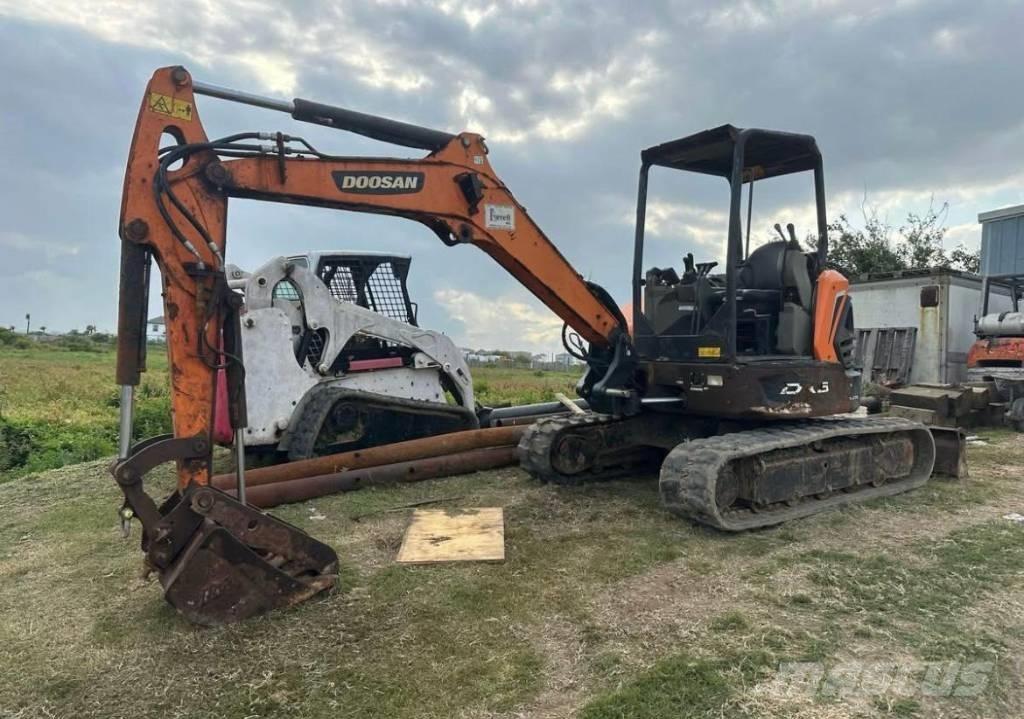 Doosan DX50 Pásová rýpadla
