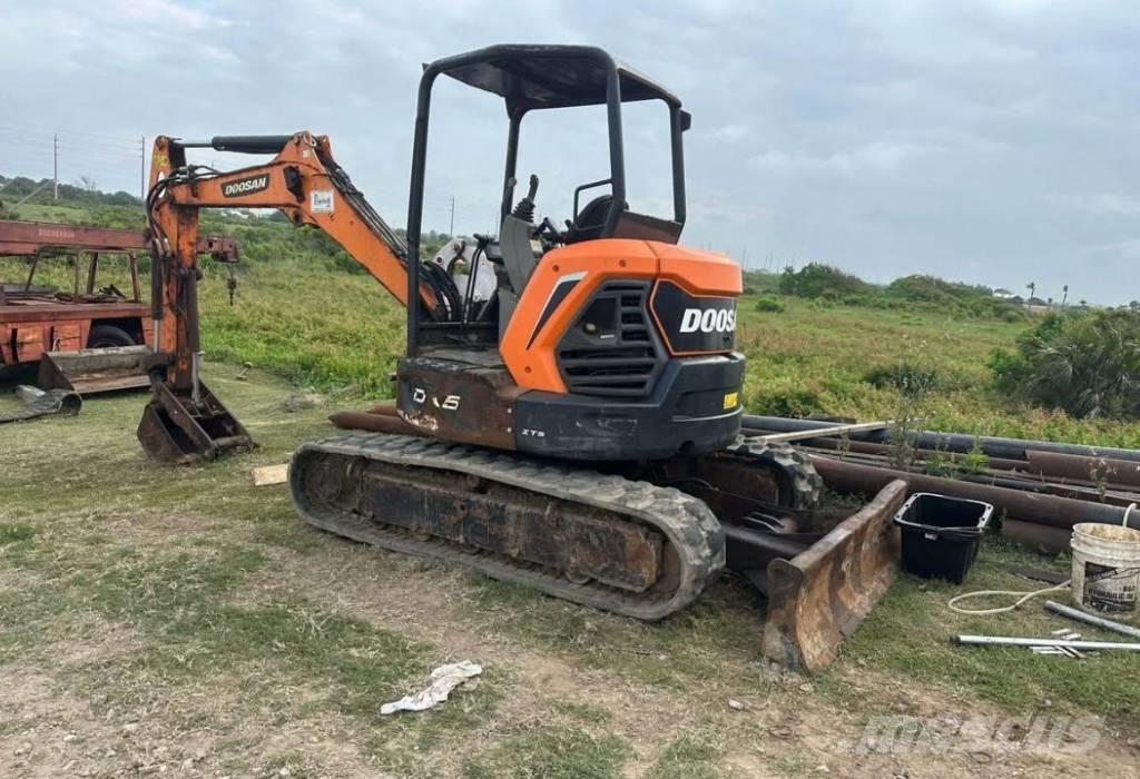Doosan DX50 Pásová rýpadla
