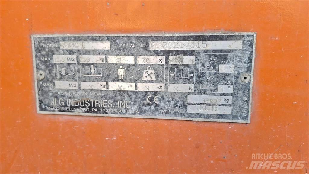 JLG 800AJG Kloubové plošiny
