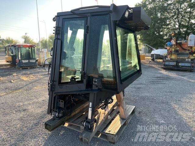 CASE D 1650 NEW CAB Kabiny a interiér